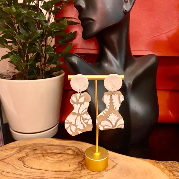 Handmade Clay Earrings | Forms of a Woman Silhouette | Translucent Lace - Picture 5 of 10